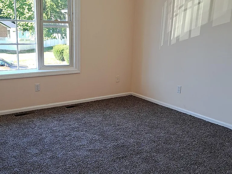 1602 Friendship Rd — Photo 12