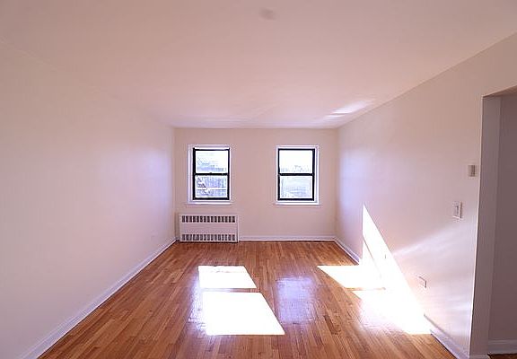 2nd image of 9960 64th Ave APT 6V