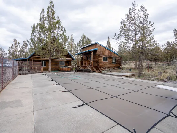 1051 SW Mountain View Dr, Madras, OR 97741