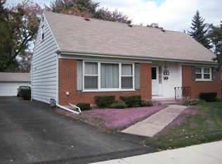 12 E 56th Pl, Westmont, IL
