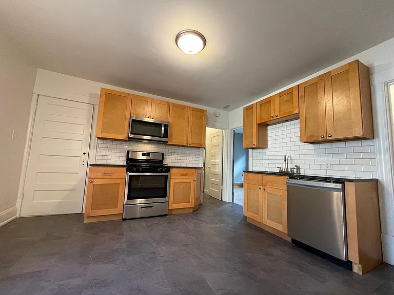 516 8th Ave NE #2 — Photo 2