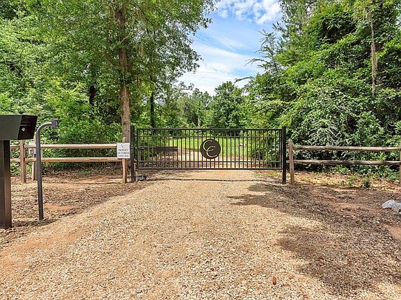 5th image of 123 Hidden Cove Ln