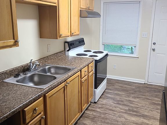 3rd image of 4550 Hershey St