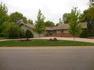 105 Bluestem Dr, Inman, KS 67546