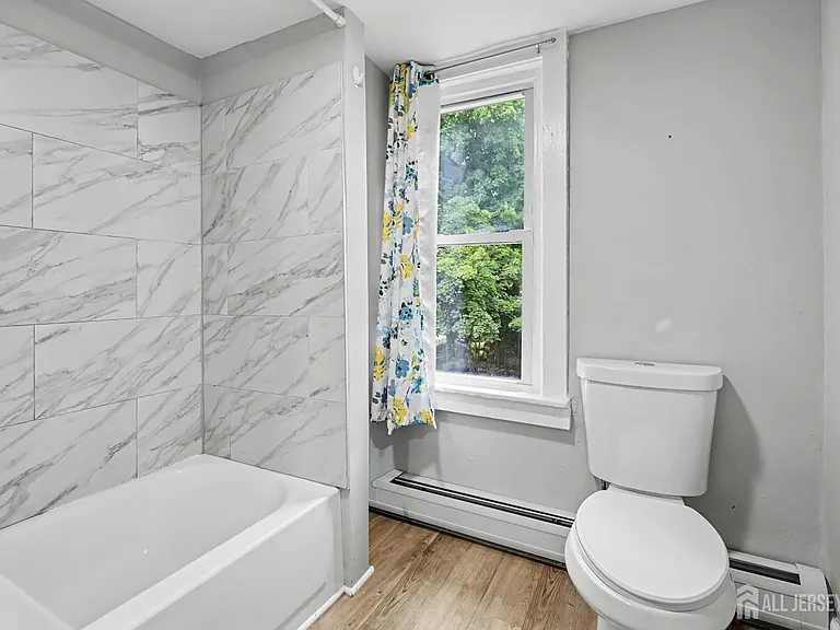 181 Hale St — Photo 23