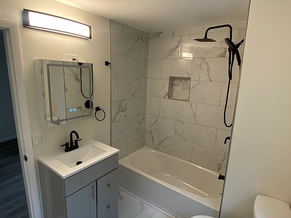 5th image of 283 Grand St Floor 1