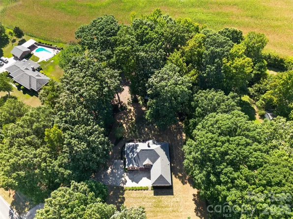 12600 Bain School Rd, Mint Hill, NC 28227