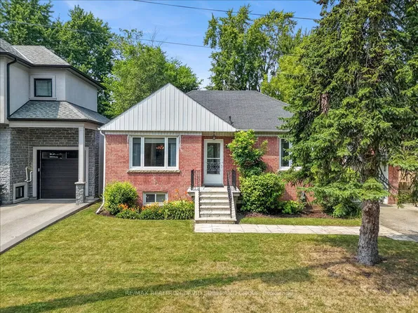 42 De Quincy Blvd, Toronto, ON M3H 1Y5
