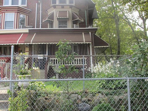 3rd image of 228 E Wyoming Ave