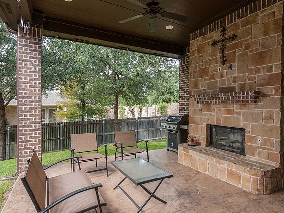3rd image of 1224 Verona Way