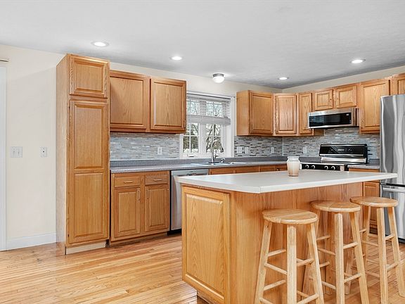 5th image of 160 Lancaster St Unit 160