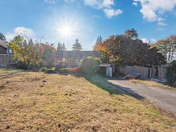 2nd image of 332 Laurentian Cres