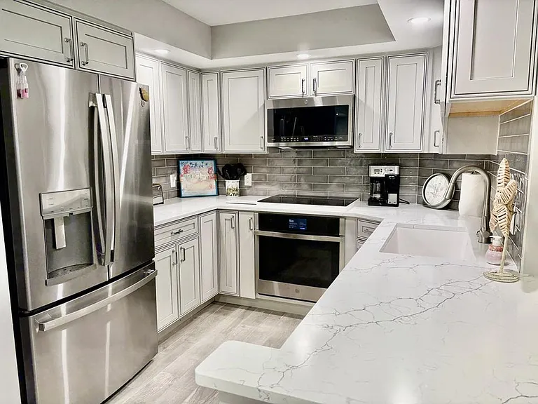 260 Seaview Ct #508 — Photo 6