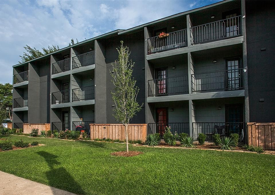 1st image of 2734 Throckmorton St #306