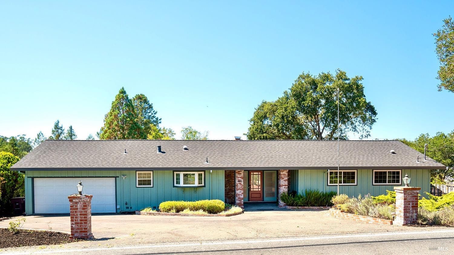 445 Eucalyptus Dr, El Segundo, CA 90245