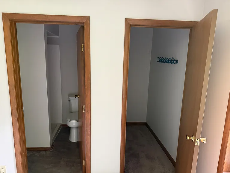 511 E Royalton Rd — Photo 18