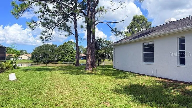 4 bed, 3.0 bath, 2356 sqft, $3,200 — Photo 4