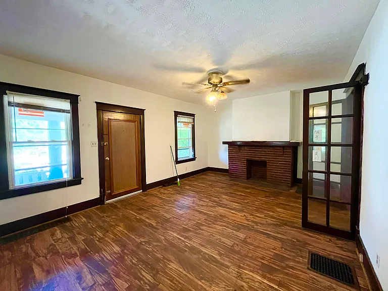 229 Medford St — Photo 14