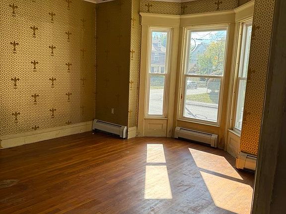 5th image of 90 Appleton Street