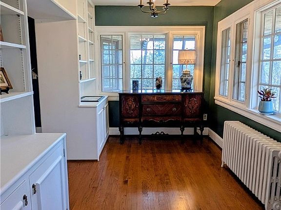 4th image of 115 W Upland Rd