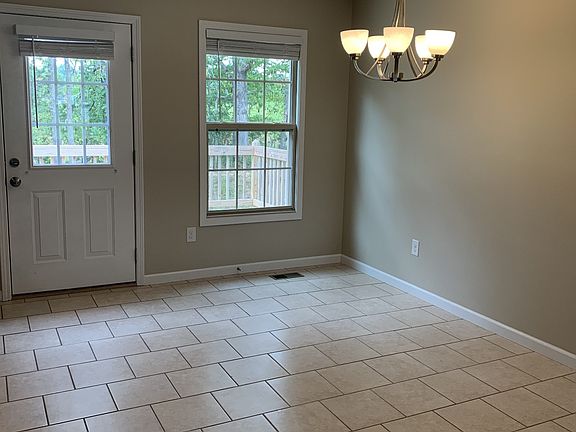 4th image of 316 Amelia Dr