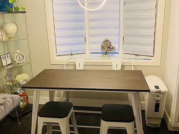 Breakfast Nook/Bay Window