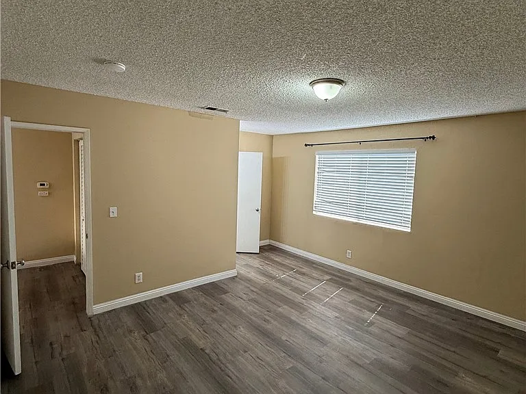 5195 Walnut St #14 — Photo 15