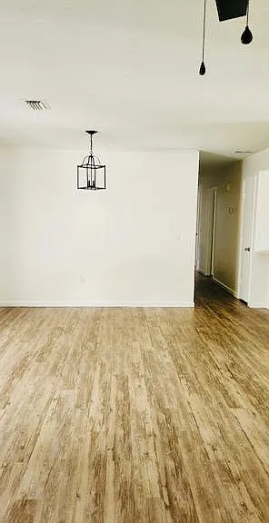 985 Alford St — Photo 3