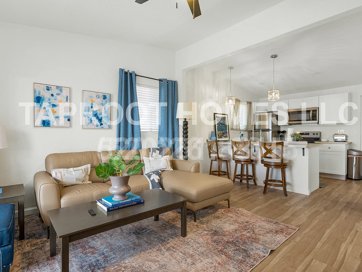 2 bed, 800 sqft, $1,899 — Photo 1