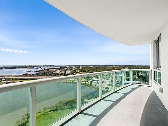 3rd image of 231 Riverside Dr Unit 2005-1
