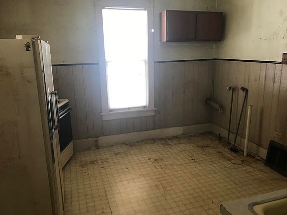 2nd image of 1621 Avenue C