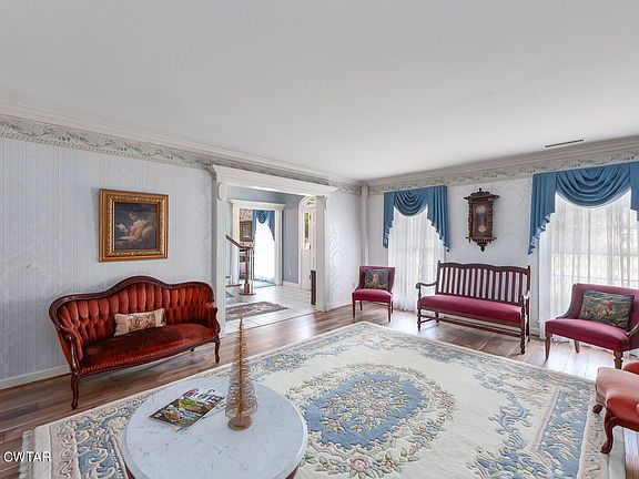 5th image of 915 Lee Ave