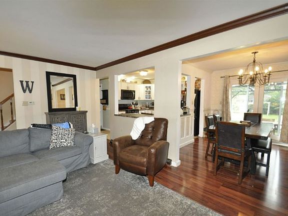 4th image of 1336 Matthews Ln