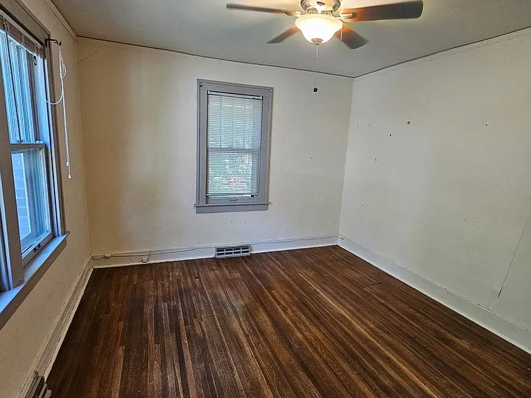 8 N Glenwood Ave — Photo 5