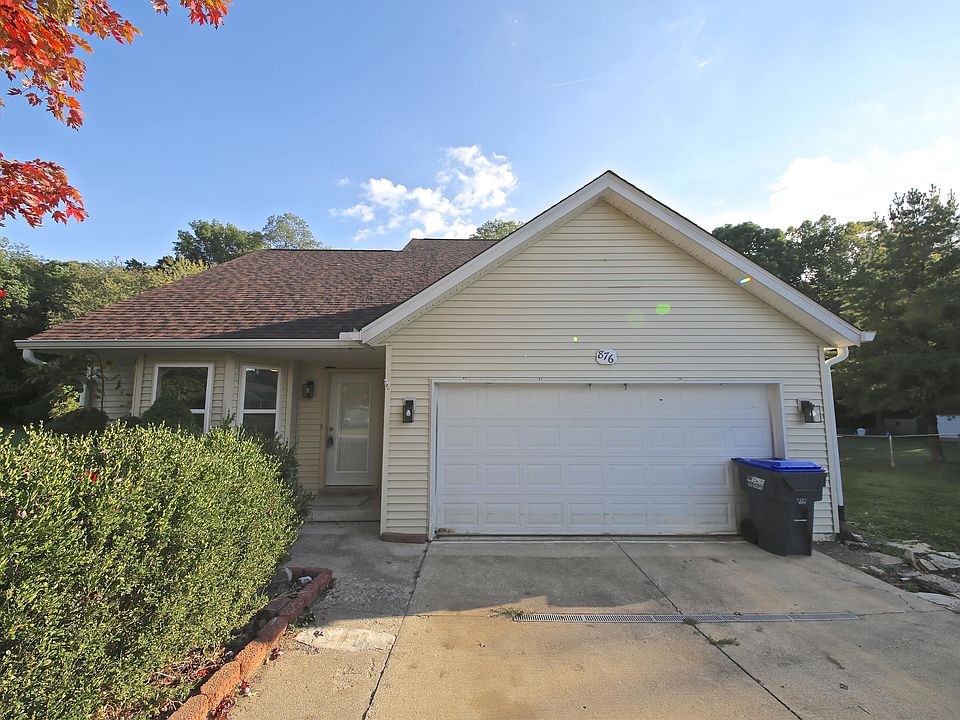 1st image of 876 E Meadowlands Dr