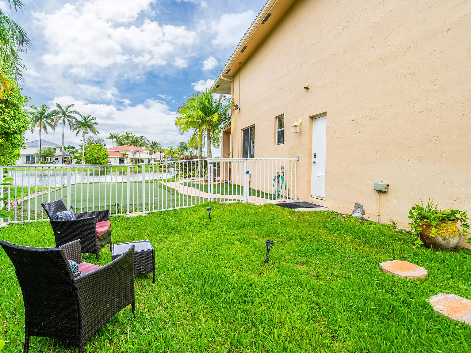 SW 179th Ter, Pembroke Pines — Photo 4