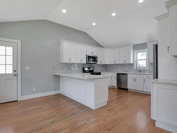 5th image of 153 Smith St