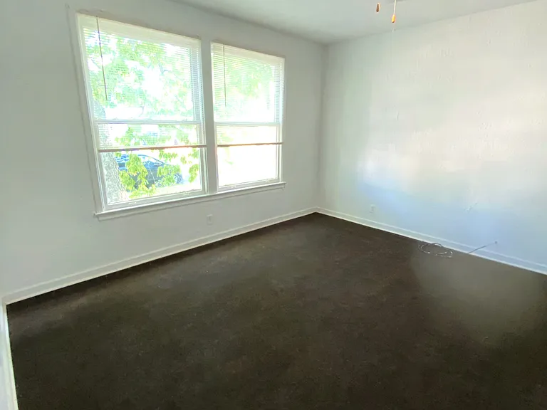 1203 W Butler St — Photo 2