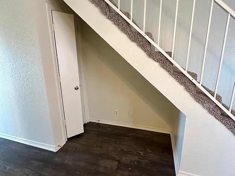 721 Avenue A #1 — Photo 4