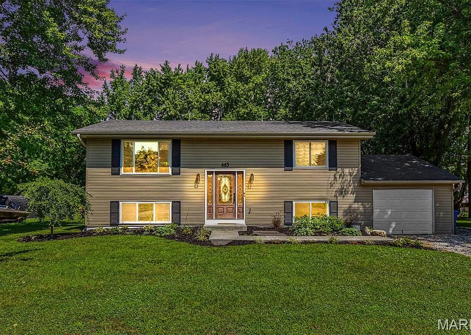 1st image of 463 Tamarach Dr