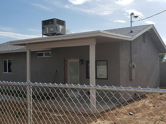 5th image of 3226 E Sunnyside Ln