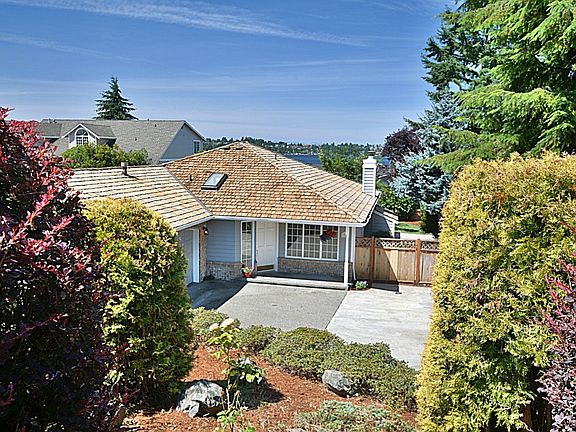 2nd image of 1114 122nd Ave NE