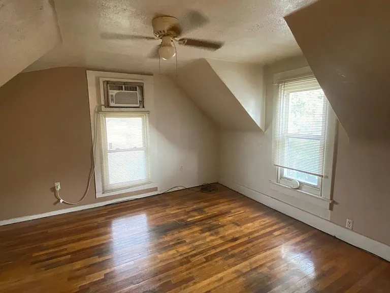 Swanwood Apartments — Photo 2