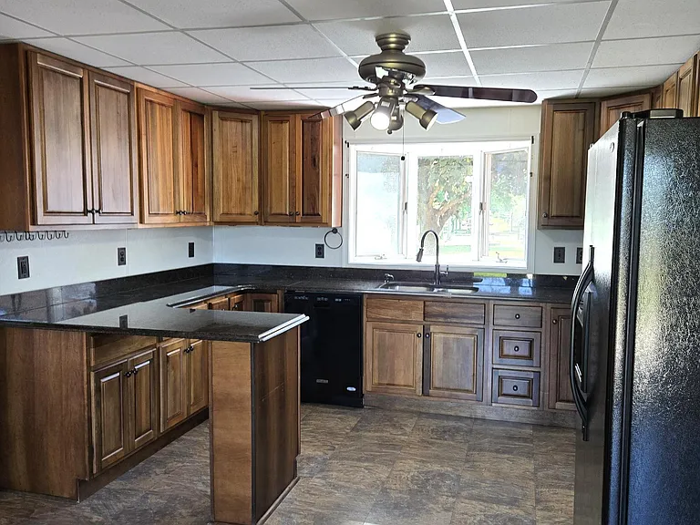 8293 Leetown Rd — Photo 9