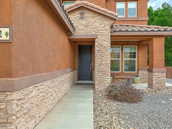 3rd image of 22 Monte Vista Dr NE
