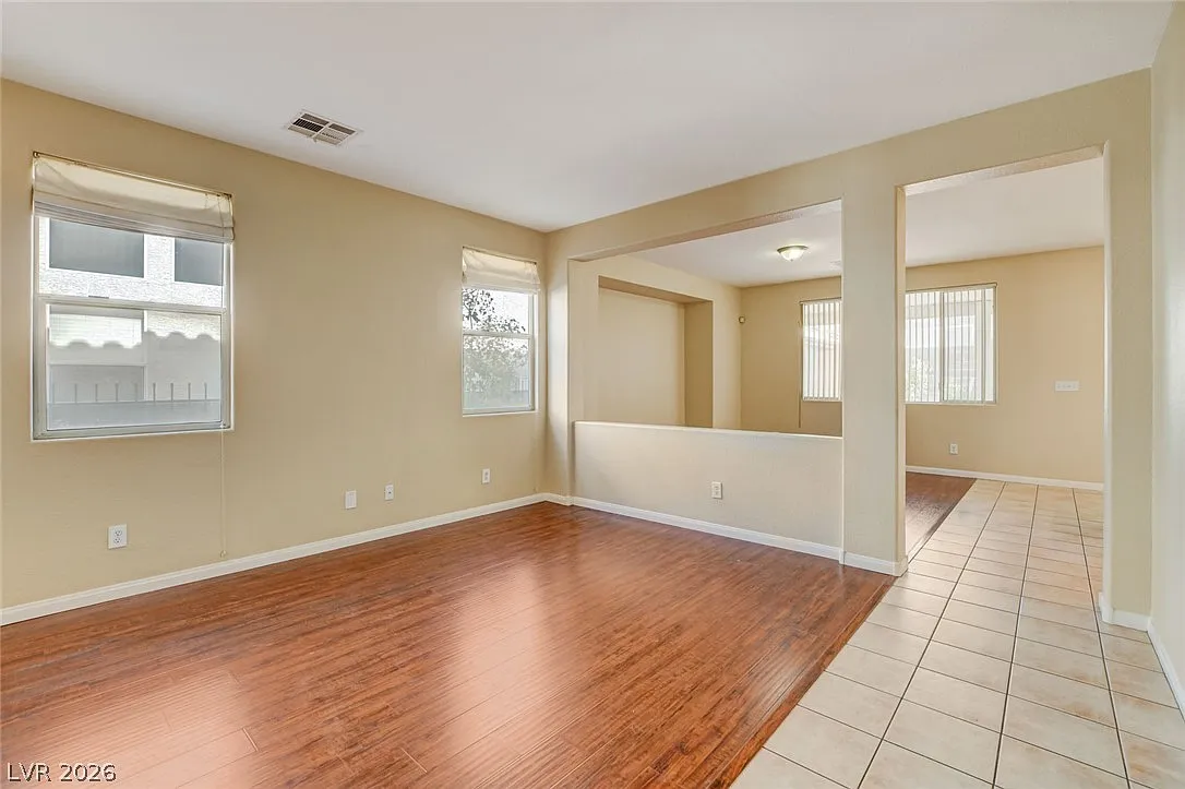 5 bed, 3.0 bath, 2115 sqft, $2,099 — Photo 4
