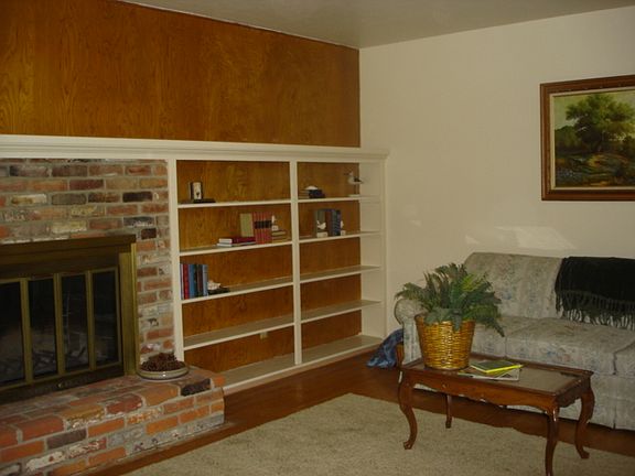 4th image of 2401 Edna St