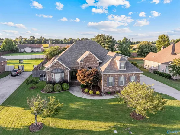 14872 Birchbark St, Athens, AL 35613