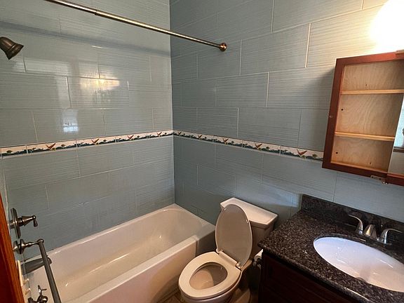 2nd image of 556 N 11th St Unit 3