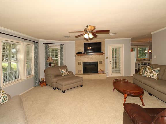 5th image of 2923 W Berwick